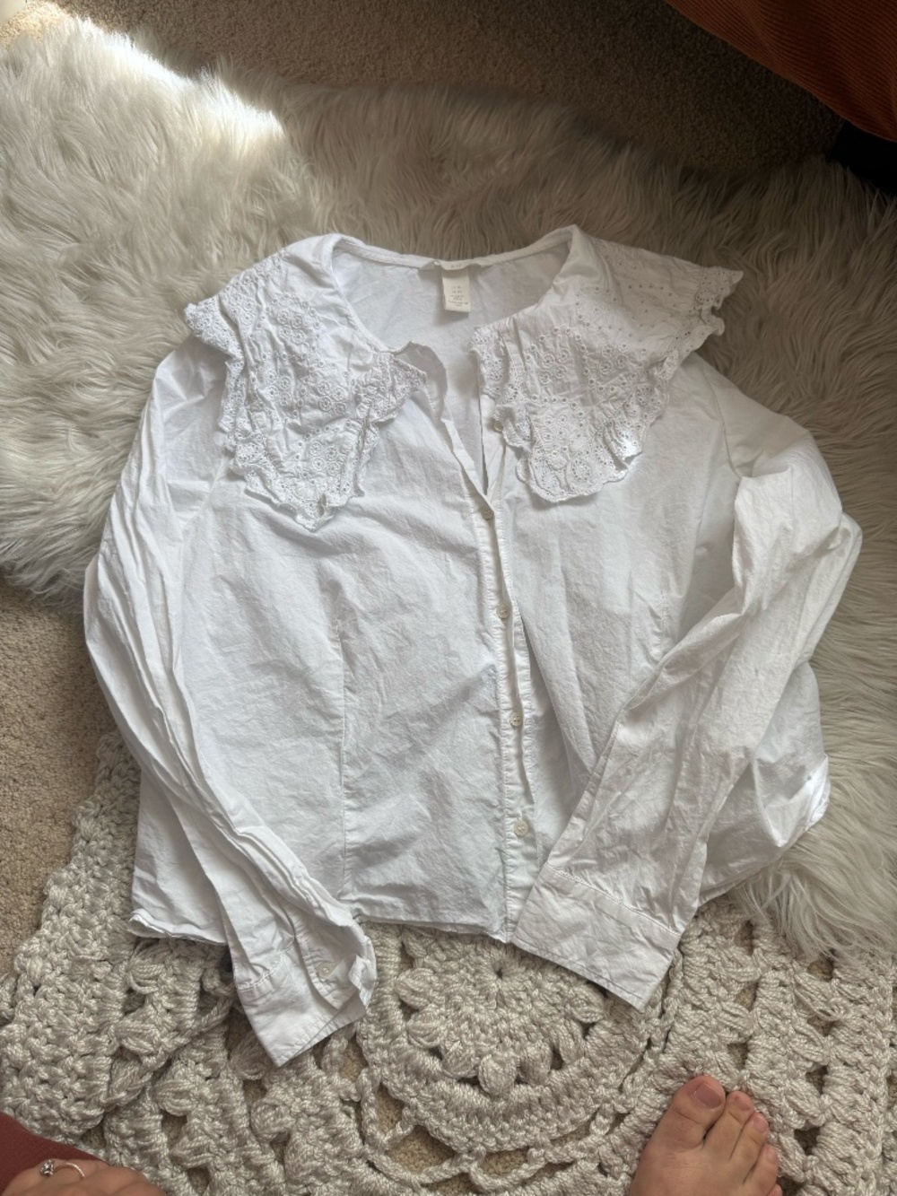 H&M White Peter Pan Collar Button Down Blouse XL